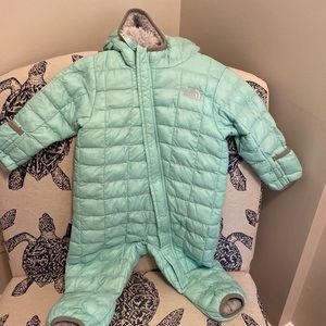 The NorthFace Infant Thermoball snow suit, 6-12 months